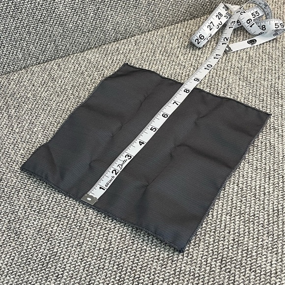 Gray Tie Set with Elegant Accessories - Picture 3 of 16